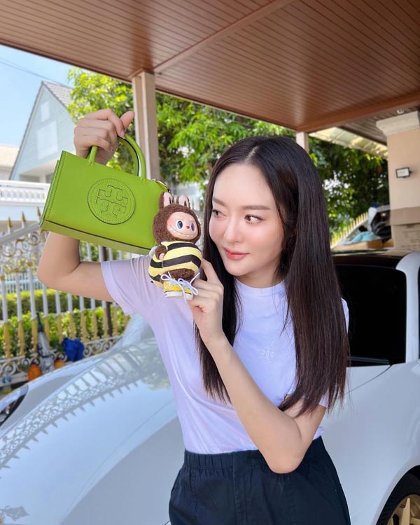 Kambum Preeyada ดาวติ๊กต็อค แก้มบุ๋ม ปรียาดา ดารา หุ่นดี เซ็กซี่ 18+ 15
