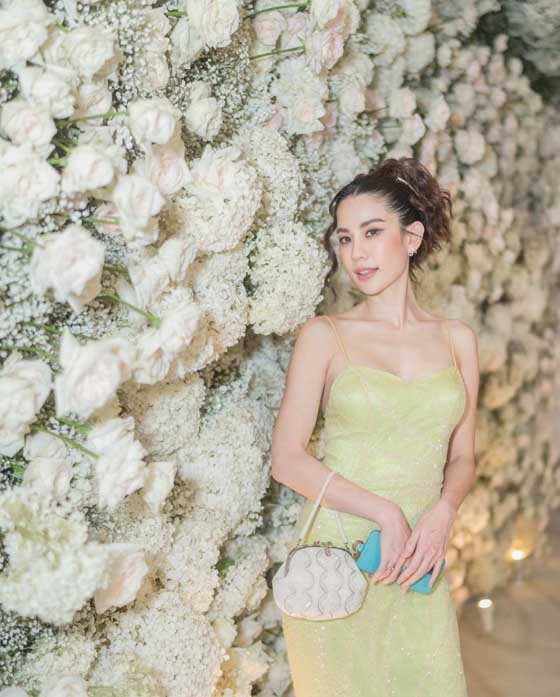 พลอย ภัทรากร แจกวาร์ป สาวสวย เซ็กซี่ นักแสดงซิตคอม อาจารย์คง 25