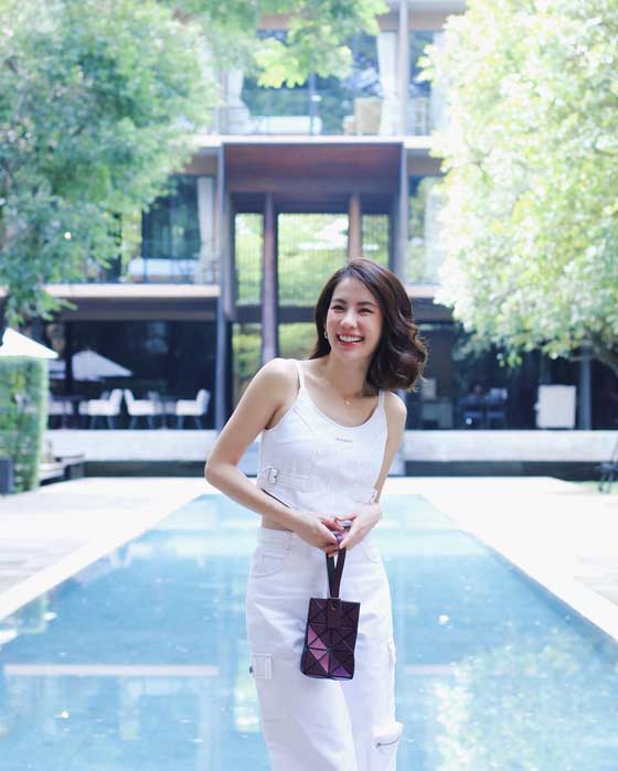 พลอย ภัทรากร แจกวาร์ป สาวสวย เซ็กซี่ นักแสดงซิตคอม อาจารย์คง 29