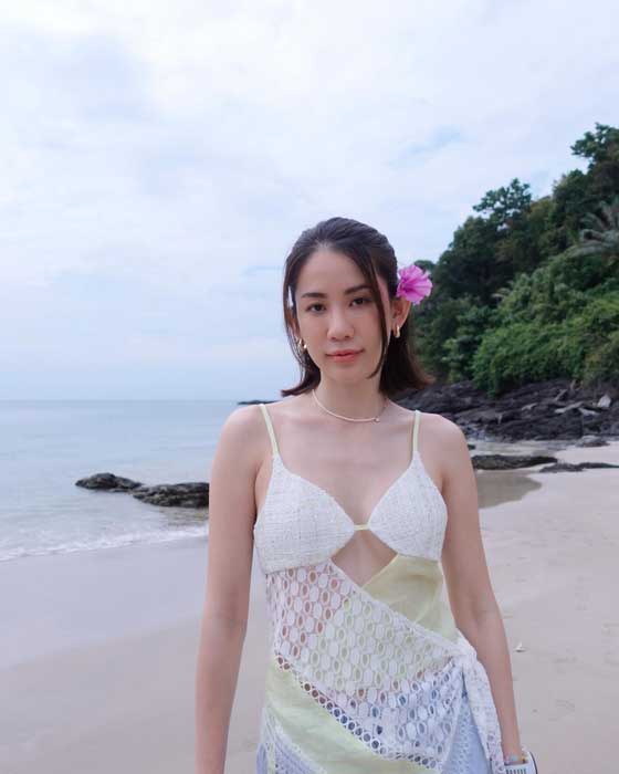 พลอย ภัทรากร แจกวาร์ป สาวสวย เซ็กซี่ นักแสดงซิตคอม อาจารย์คง 35