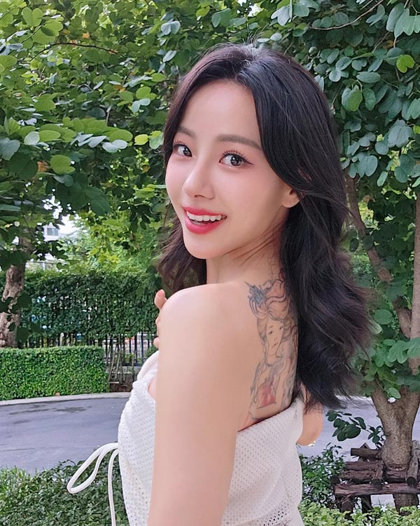 ทับทิม มัลลิกา แจกวาร์ป เน็ตไอดอล อดีต VRZO สู่ ยูทูปเบอร์ สาว 18+ 22