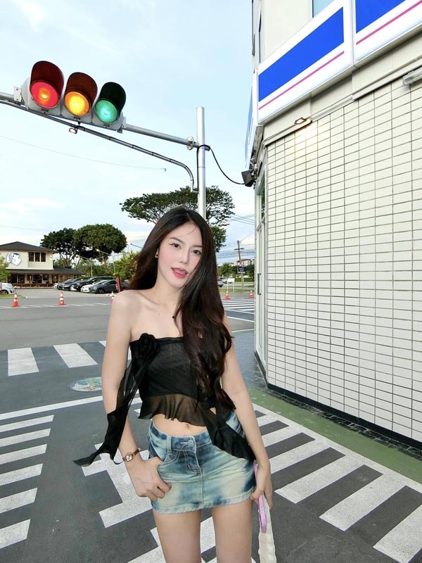 Duang Sp แจกวาร์ป ดวง ธมลวรรณ เน็ตไอดอล ชุดว่ายน้ำ แซ่บจัด 18+ 1
