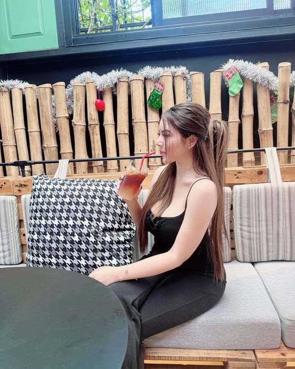 parewanitradi แจกวาร์ป แพรวา นางแบบ หน้าหวาน ดาวติ๊กต็อค เด็ด 18+ 19