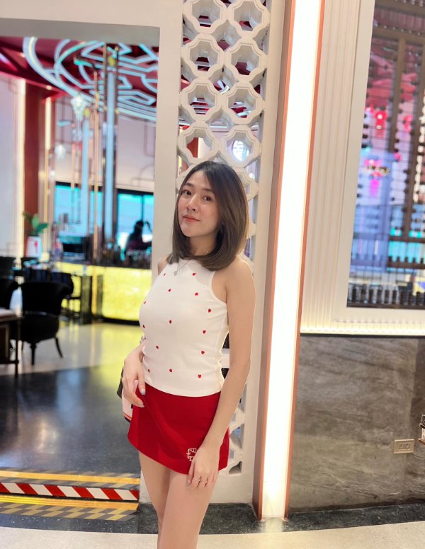 baifern nongnapat แจกวาร์ป ใบเฟิร์น ดาวติ๊กต็อค ติดแกรม หุ่นเด็ด 18+ 18