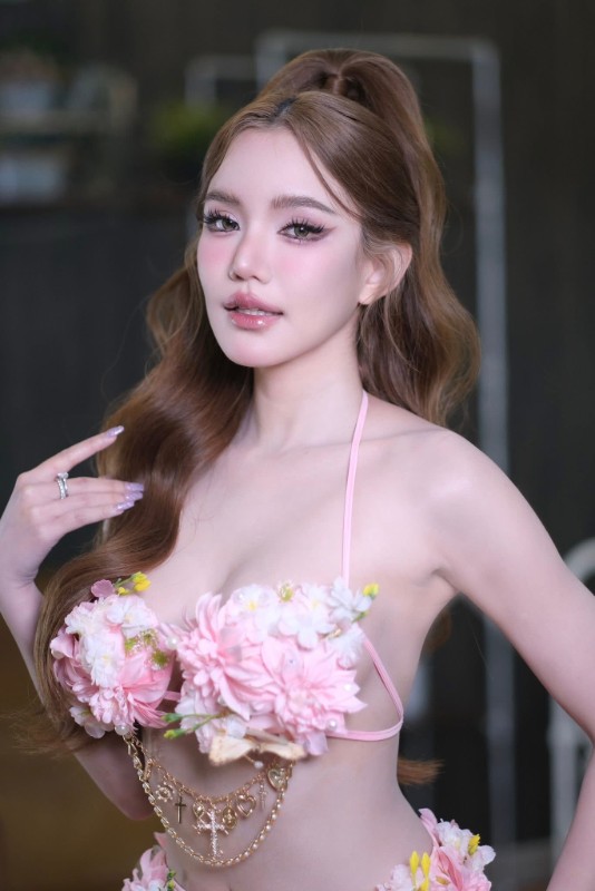 Baby supannee แจกวาร์ป เบบี้ สุพรรณี นางแบบ ผิวออร่า อกโต เด้ง 18+ 1