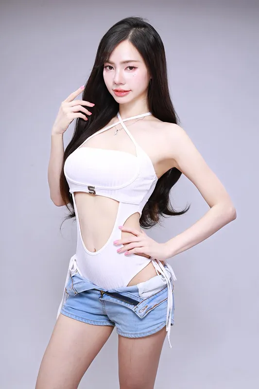DJ Fakfang แจกวาร์ป ฟักแฟง ก็มาดิคร้าบ นางแบบ สาวหมวย เอ็กซ์ 18+ 1