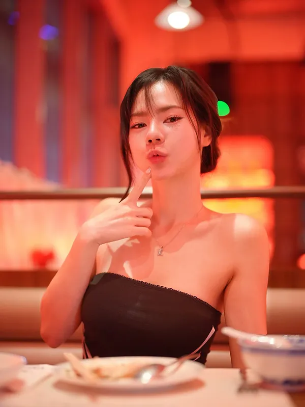 DJ Fakfang แจกวาร์ป ฟักแฟง ก็มาดิคร้าบ นางแบบ สาวหมวย เอ็กซ์ 18+ 20